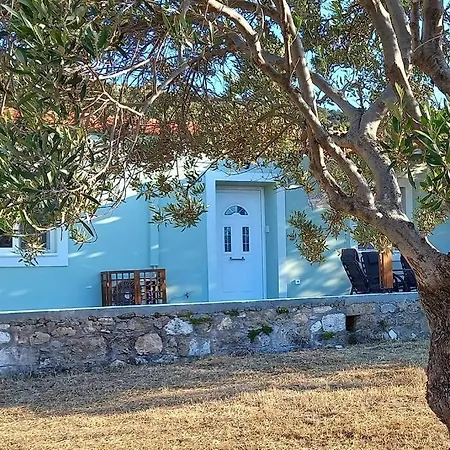 Entire Serene Private House Close To The Port Сasa de vacaciones