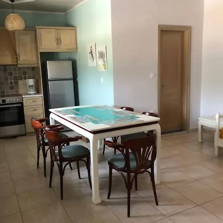 Entire Serene Private House Close To The Port Сasa de vacaciones