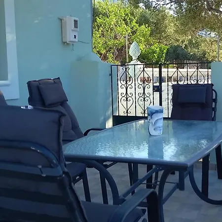 Entire Serene Private House Close To The Port Сasa de vacaciones